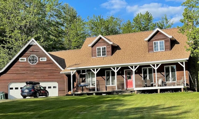 Underhill House | Private 4 Bedroom House on 20 Acres in Underhill