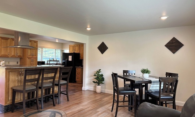 Wayne House | Private 4BDRM-3 BTHS house, 5 Miles from Downtown #3 ❤️