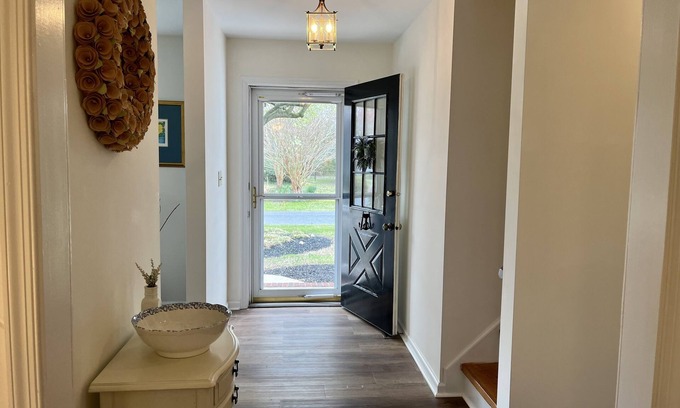 Seabreeze House | Private 4BR/3BA home w/3 living areas, ping pong, deck and yard- walk to Dewey.