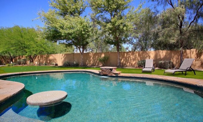 Sundown Ranchos House | Private 5 BR + Spacious Backyard on Acre Lot