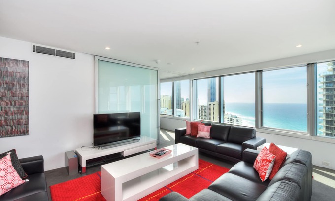 Surfers Paradise Apartment | Private Apartment with Ocean Views at Q1 Resort