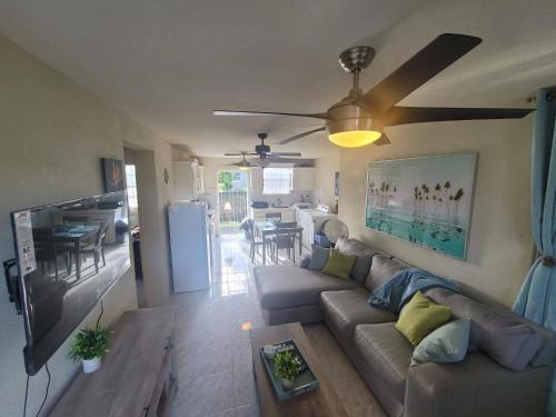Welches Apartment | Private Apartment Close to Beach & Nightlife