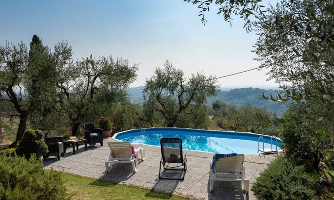 Capannori Apartment | Private apartment with pool in Tuscany
