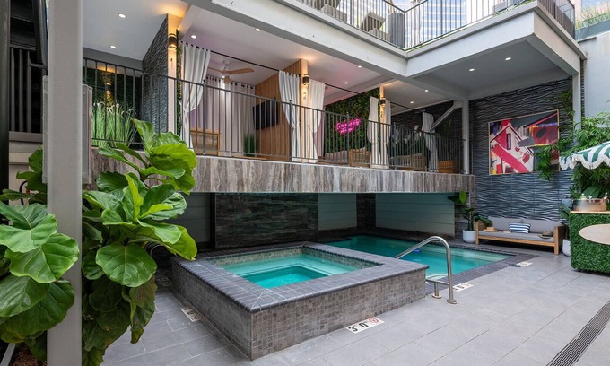 Central Business District Condo | Private Balconies w/Heated Pool, Hot Tub Near French Qtr – Family Friendly