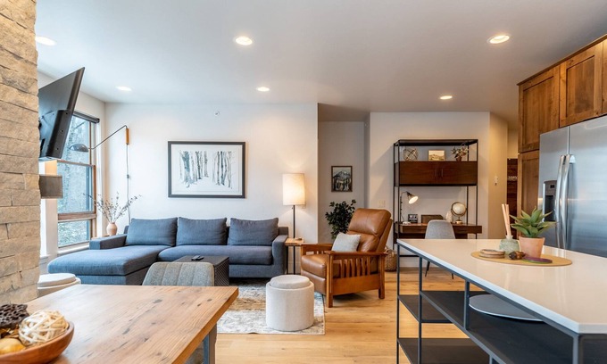 Silverthorne Condo | Private Balcony + Grill, River and Mountain Views, Private Washer/Dryer