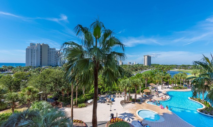 Sandestin Condo | Private Balcony ~ Walk to the Beach ~ Community Pool