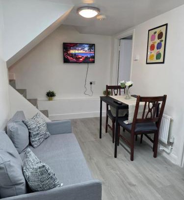 Harringay Apartment | Private Basement Flat