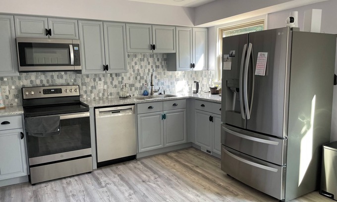 Fairfax House | Private basement in heart of Fairfax city. 5 min from GMU. Close to D.C
