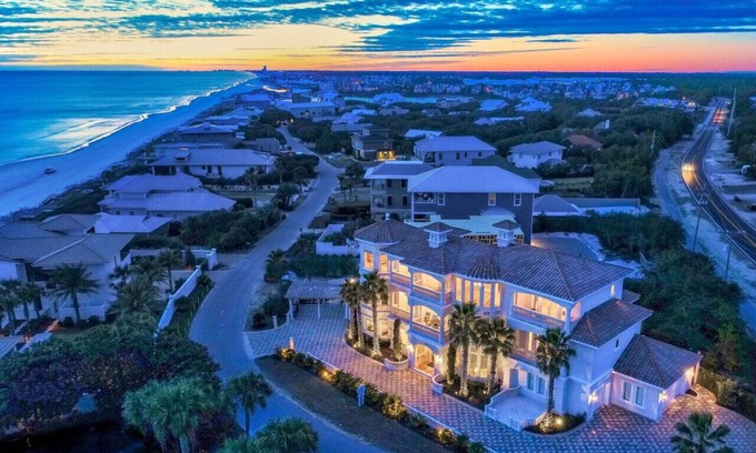 Seacrest House | Private Beach access 2 min walk, Private Pool 6 seater golf cart and bikes on 30A
