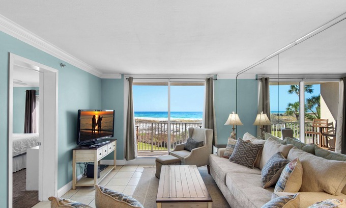 Holiday Isle Condo | 🌴Private Beach Access~Gulf Front~Pool~Balcony~2BR Destin on the Gulf 206