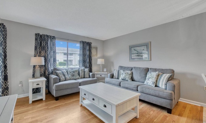 Fort Walton Beach - Destin Condo | Private Beach Access! Pet-friendly! Chateau La Mer 14A!