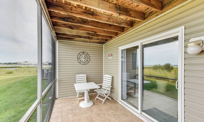 Ocean View Condo | Private Beach & Bay Views: Retreat in Ocean View
