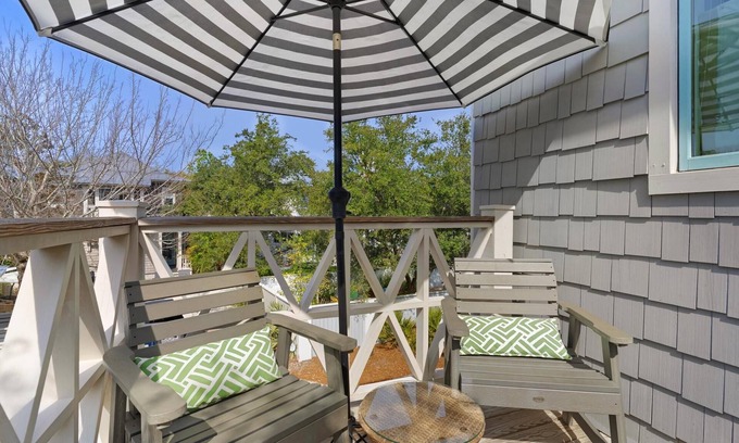 Rosemary Beach Cottage | PRIVATE BEACH/POOL ACCESS-Cozy Getaway Retreat-Newly Refurbished