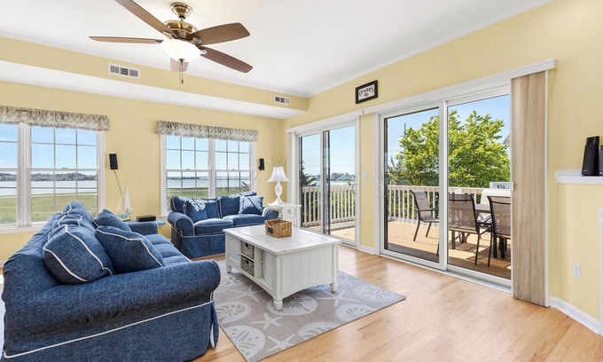 Bethany Beach House | Private beach with Beautiful Sunsets-Kids Bedroom & Entertainment room