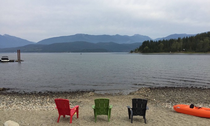 Balfour House | Private Beachfront Cottage on Kootenay Lake