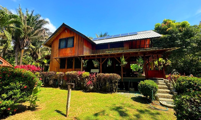 Buenos Aires House | Private Beachfront Eco Lodge Near Corcovado National Park