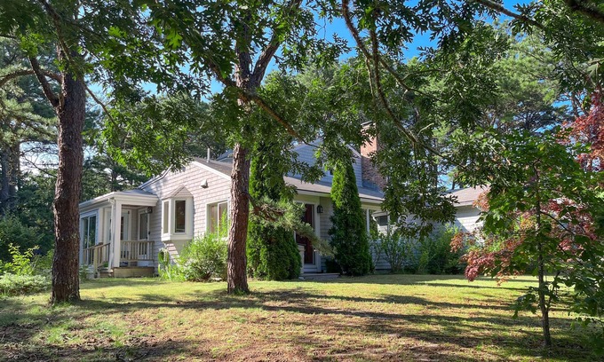 Wellfleet House | Private, beautifully renovated home - walk to Wellfleet Cinemas & Rail Trail