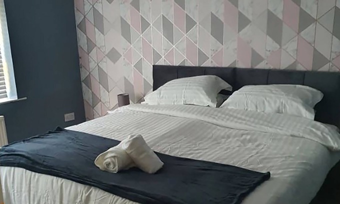 Middleton House | Private Bedroom C Greater Manchester