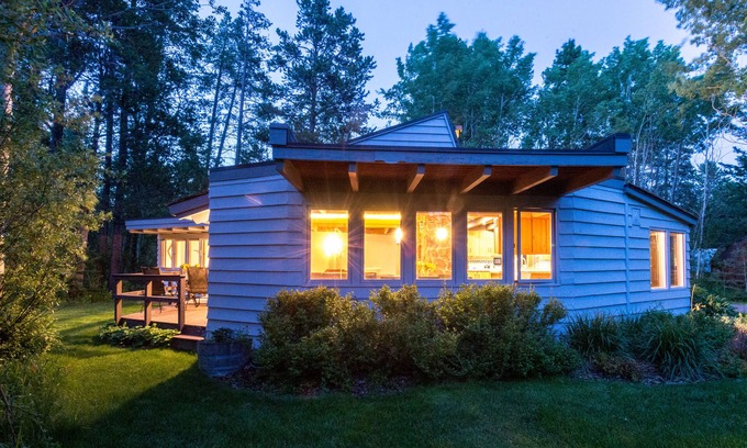 Moose Wilson Road House | PRIVATE CABIN 10 MINUTES FROM TETON VILLAGE AND GRAND TETON NATIONAL PARK