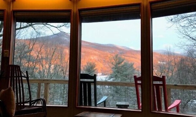 Luray Cabin | Private cabin with VIEWS FOR DAYS!