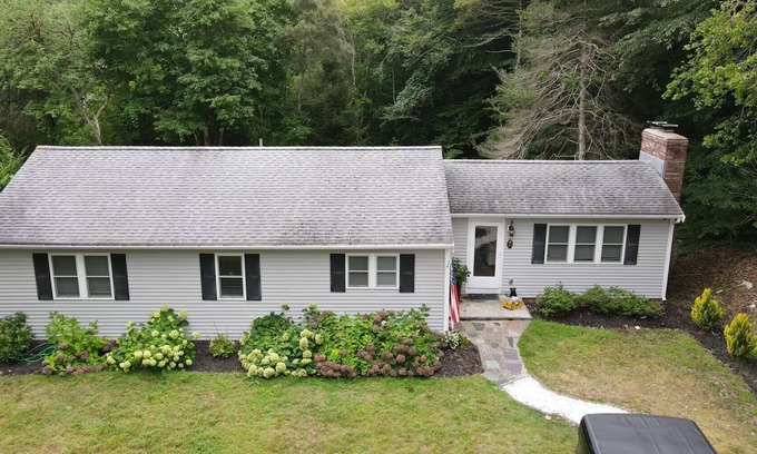 Centerville House | Private Centerville Village Cape House S. of 28 and a mile from Craigville Beach
