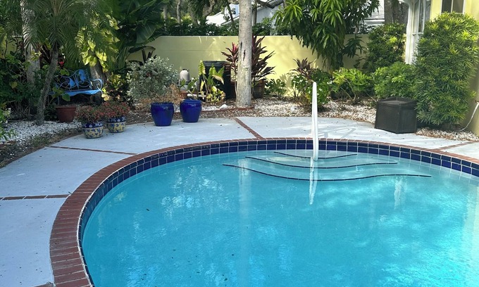 Indian River Shores Resort | Private charming 2-bedroom home in Indian River Shores with AC and ocean access.