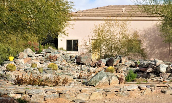 Pinnacle Peak House | Private & Comfortable: full kitchen, basic breakfast, and beautiful scenery