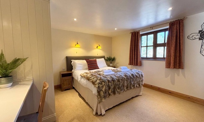 Meole Brace Cottage | Private Cottage in Shrewsbury