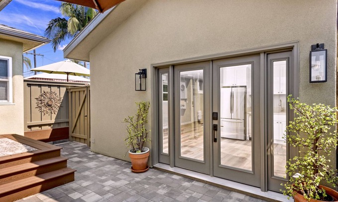 Kensington Cottage | Private Cottage near Village, Zoo and Beaches