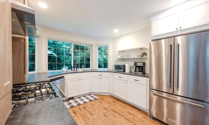 Cottage Lake House | Private Cottage on 1+ Acres