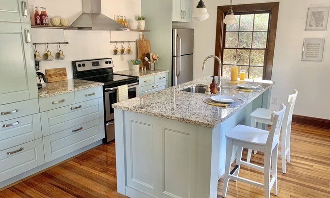 Pinehurst House | Private Cottage with Personal Chauffeur and Free Breakfast