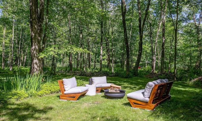 Staatsburg House | Private Designer Retreat sleeps 10 near Rhinebeck
