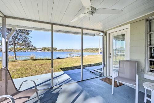 Summerfield House | Private Dock and Grill Sunny Lake Weir Retreat!