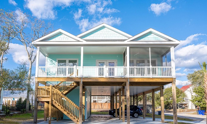 Long Beach House | Private Dock on the canal, and 3 min. drive to the beach. Beautiful Views!