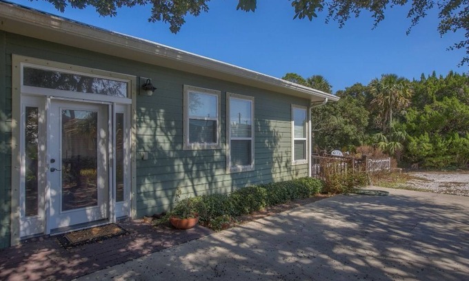 Indian Pass House | Private Dock, Private Beach Access, Single Level Cottage ~ Camp Palms