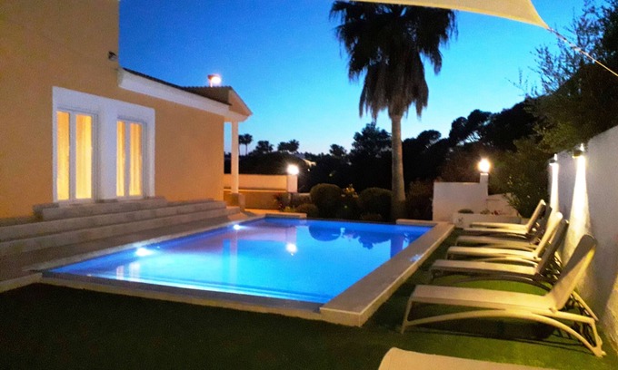Santandria Ski Chalet | PRIVATE VILLA WITH POOL VALLADA.No for rent to under 25 years old for S.Joan