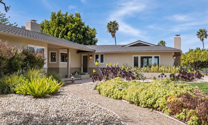 Santa Barbara House | Private Estate on Foothill Road