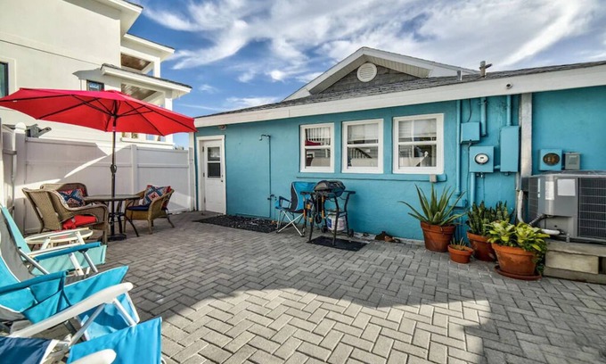 Indian Shores Cottage | Private family waterfront beach cottage. Best location step out to bay and gulf