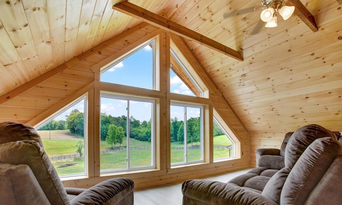 Robertsdale Cabin | Private Farm Setting w/7-bedroom cabin & pond, Plus 3 acres of yard space