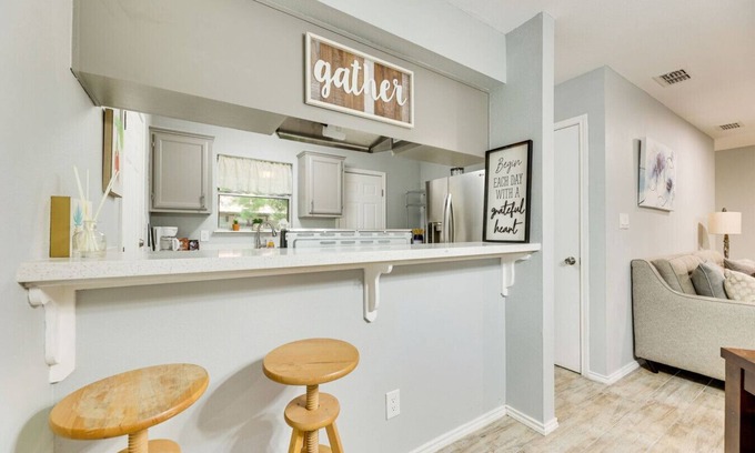 San Juan House | Private Fenced Backyard Pet Friendly Grill
