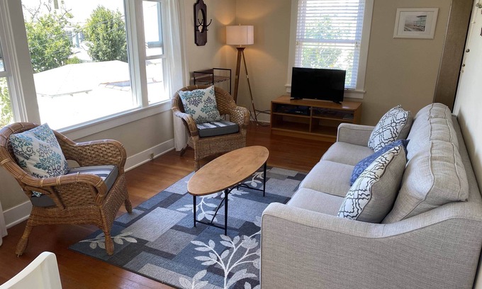 South Redondo House | Private, Fully Detached Beach House W/Stunning Ocean View!