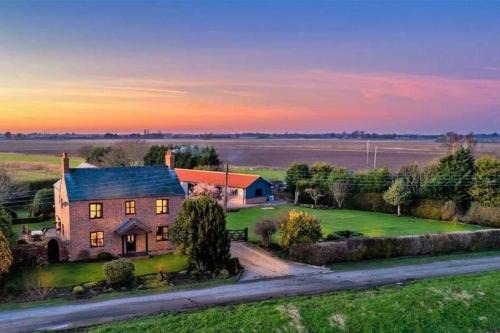 Long Sutton Apartment | Private garden annexe with kitchenette
