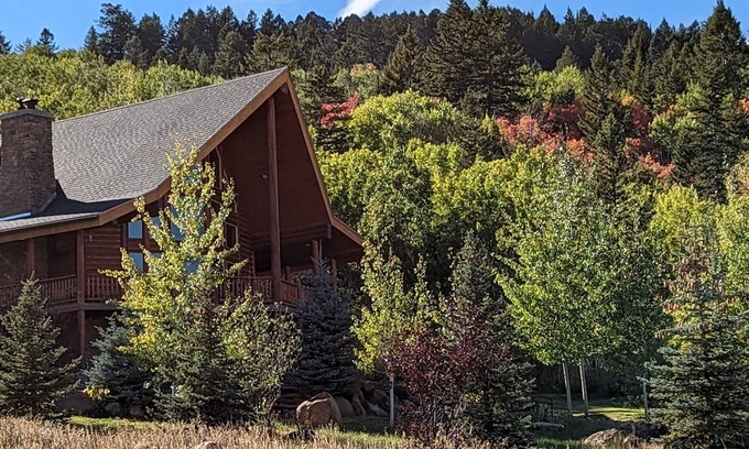 Thatcher Cabin | Private getaway near Bear Lake, ATV hike, cave tours, and kayaking, game room.