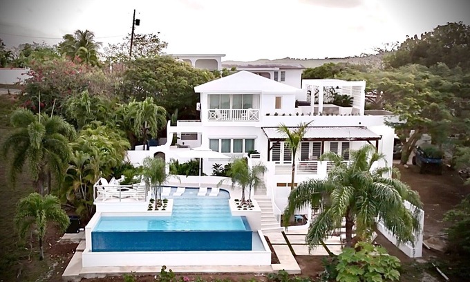 Bravos de Boston House | Private Getaway