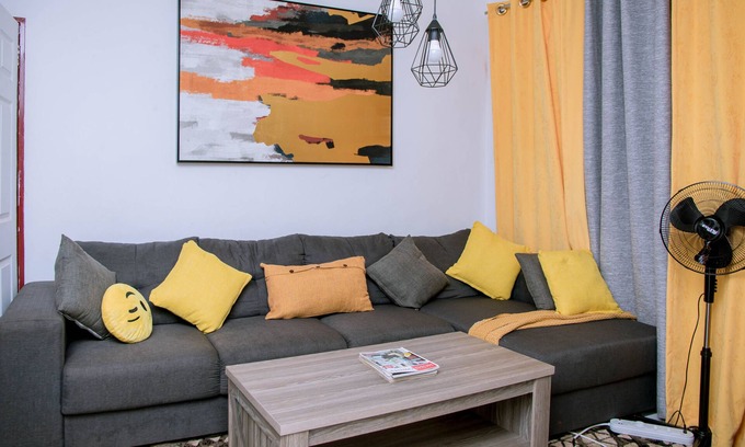 Harare East Cottage | Private Gletwyn Guesthouse w/In-Stay Cleaning Services. Family/Child friendly.