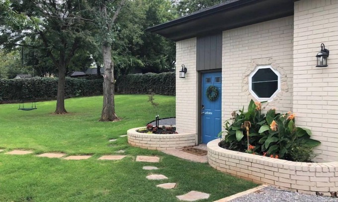 Oklahoma City House | Private Guest House loft in NW OKC