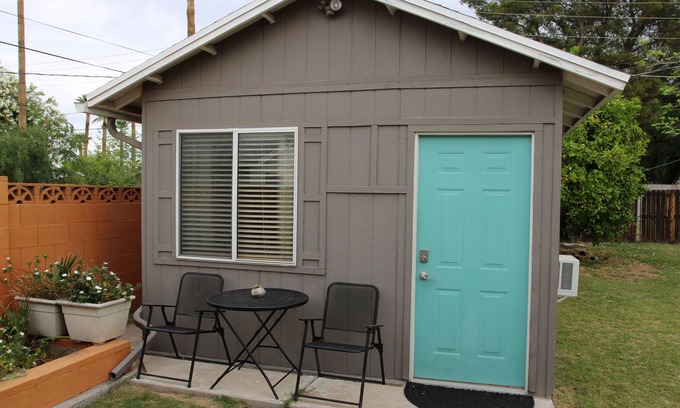 Camelback East House | Private Guest House - Aqua Door Phoenix Studio Gated Casita