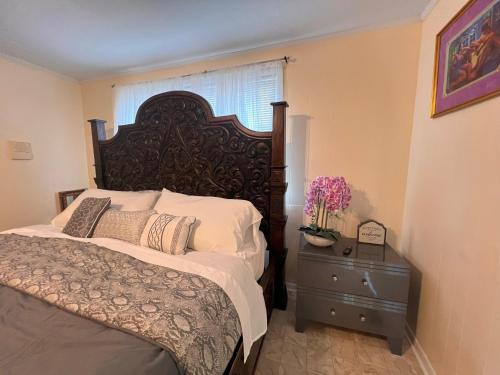 Tallahassee House | Private Guest Room 5 Min and less from FAMU, FSU, Downtown- TheDollHouse