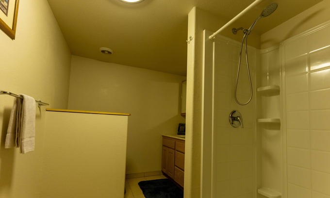 Crescent House | Private guest suite in the mountains