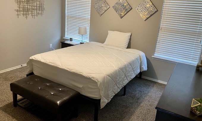 Yukon House | Private Guestroom Minutes From Lake Hefner